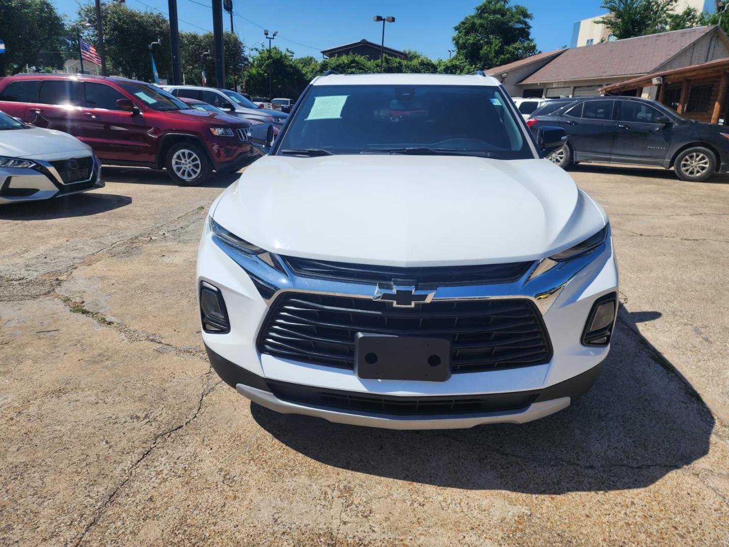 2021 white Chevrolet Blazer 3LT AWD (3GNKBJR44MS) with an 2.0L L4 DOHC 16 TURBO engine, 9A transmission, located at 945 E. Jefferson Blvd, Dallas, TX, 75203, (214) 943-7777, 32.752514, -96.811630 - Photo#1